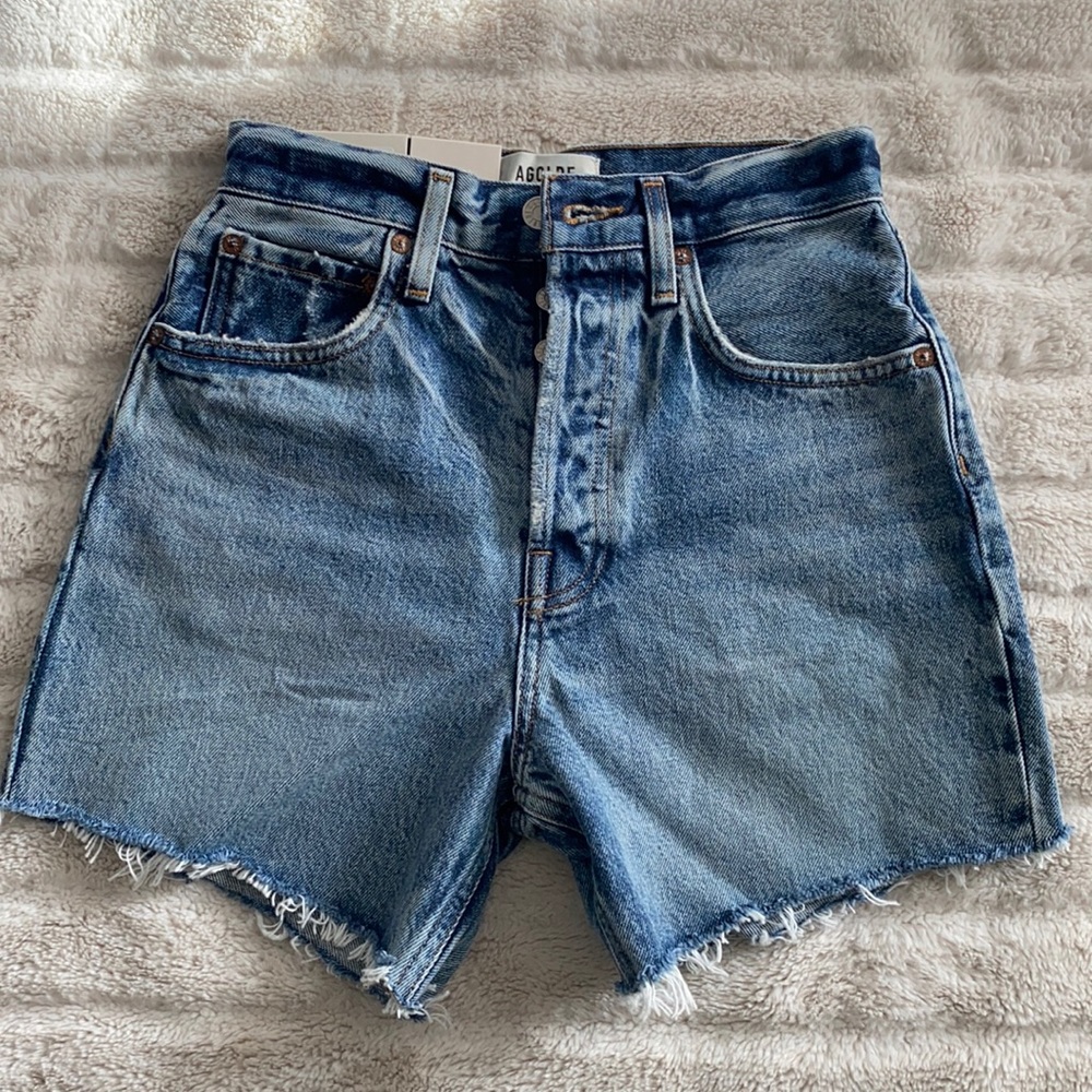 SOLD - BNWT Agolde Riley High Rise Slim Leg short